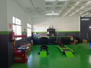 Umzug Geschäftsraum in Avenida de galdar 52. Traspaso taller de motos listo para trabajar