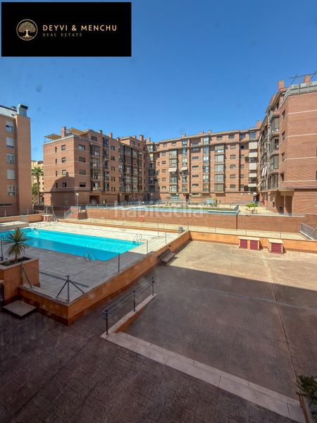 Foto 3b8be30e-69d3-4a73-911e-b125c6f5434c. Pis amb calefacció aparcament piscina a Sanchinarro Madrid