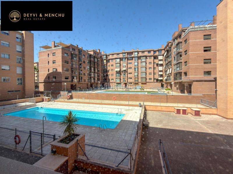 Foto 402999df-9bc1-4b09-ba44-31e334dbf66d. Pis amb calefacció aparcament piscina a Sanchinarro Madrid