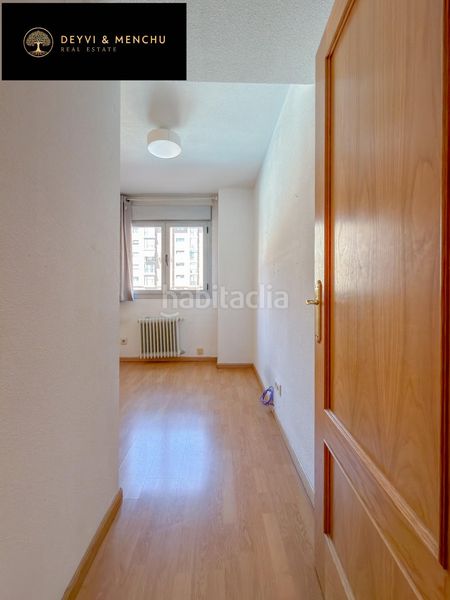 Foto 5aa7d2cb-7b94-46a3-9a56-04cf96046441. Pis amb calefacció aparcament piscina a Sanchinarro Madrid