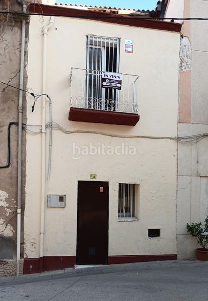 Foto a18801c6-1120-49a0-9801-7db1bac14069. Casa adossada a Centre Tortosa