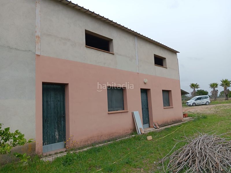 Foto 04b9a97d-5a7d-4b32-a515-d2e6130b02af. Bâtiment à usage industriel dans Ginestar