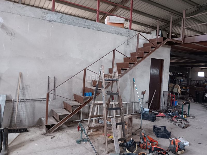 Foto 827bfebd-b092-4c81-91f0-6616185f7021. Bâtiment à usage industriel dans Ginestar