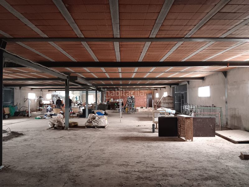 Foto a898cd11-960e-4b3f-b512-301ec3308a0a. Bâtiment à usage industriel dans Ginestar