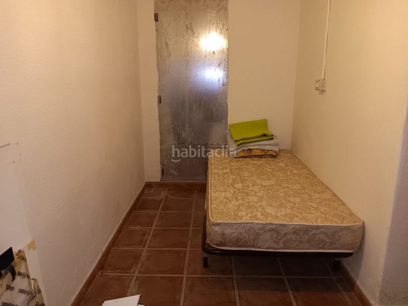 Foto bcf560f0-87bc-490c-a2ff-bf158efeee4f. Bâtiment à usage industriel dans Ginestar