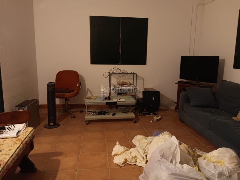 Foto f3f742f4-690c-4990-96aa-0fb147fa57aa. Bâtiment à usage industriel dans Ginestar