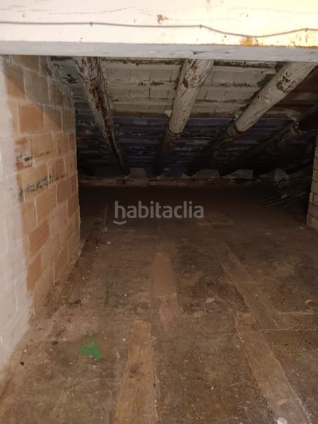 Foto f25d00d2-b8b7-49a0-90a9-d47bf4e72e55. Casa adosada en Roquetes