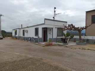 Industrial building in Roquetes
