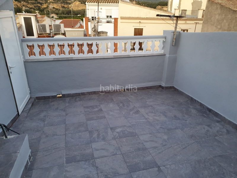 Foto 3f7c1484-b717-4df8-9192-86be4cb2f823. Maison jumelée avec parking dans Aldover