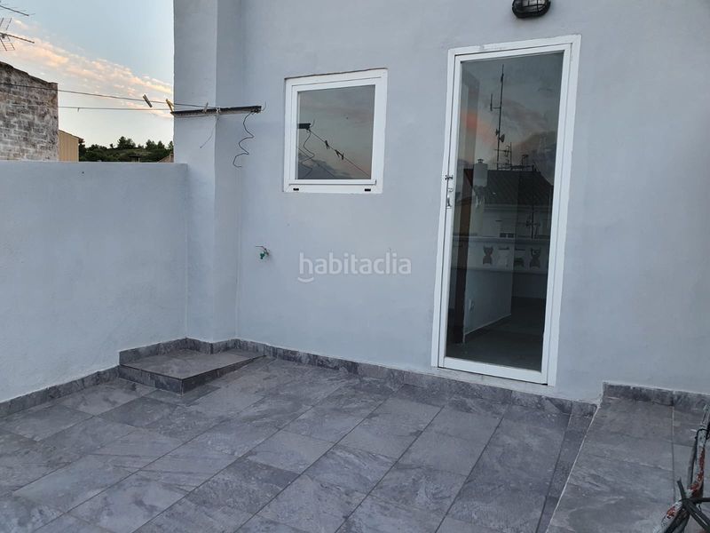 Foto 789edabe-5851-47ed-8dea-4df65f3562ba. Maison jumelée avec parking dans Aldover