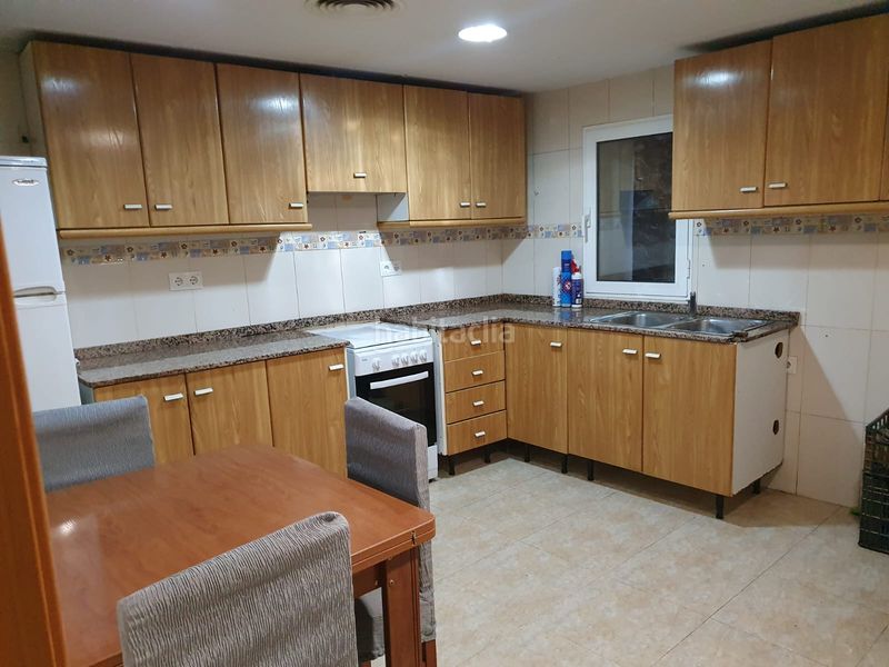 Foto 8f8a446c-f5b1-49fd-a6d9-221767beb751. Maison jumelée avec parking dans Aldover