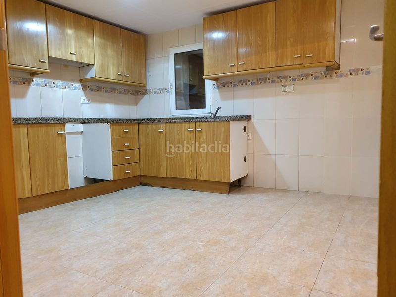 Foto 09bd3960-d4f1-411f-ace1-5d2bd2928de6. Semi detached house with parking in Aldover