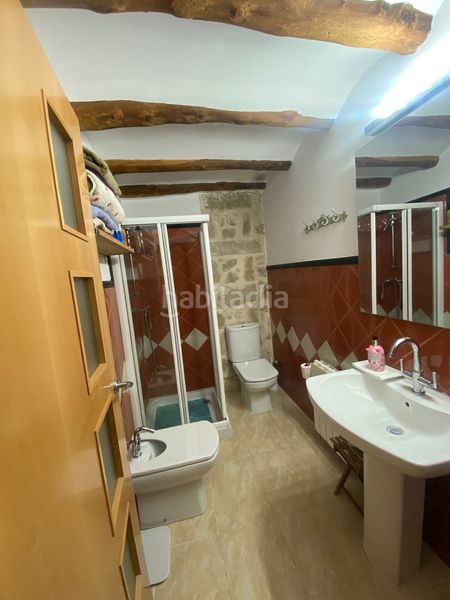 Foto 1c01cf5e-4e84-4e22-8e69-e226a6d7e92d. Casa adossada amb calefacció aparcament a Arnes