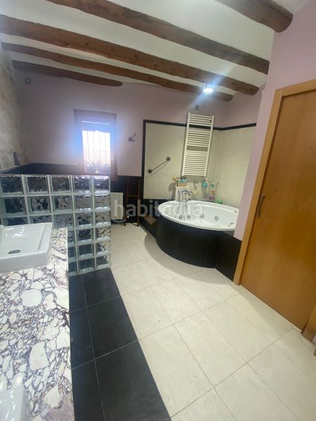 Foto 1d9317d7-b0d5-4f81-9757-d7f415619179. Maison jumelée avec chauffage parking dans Arnes