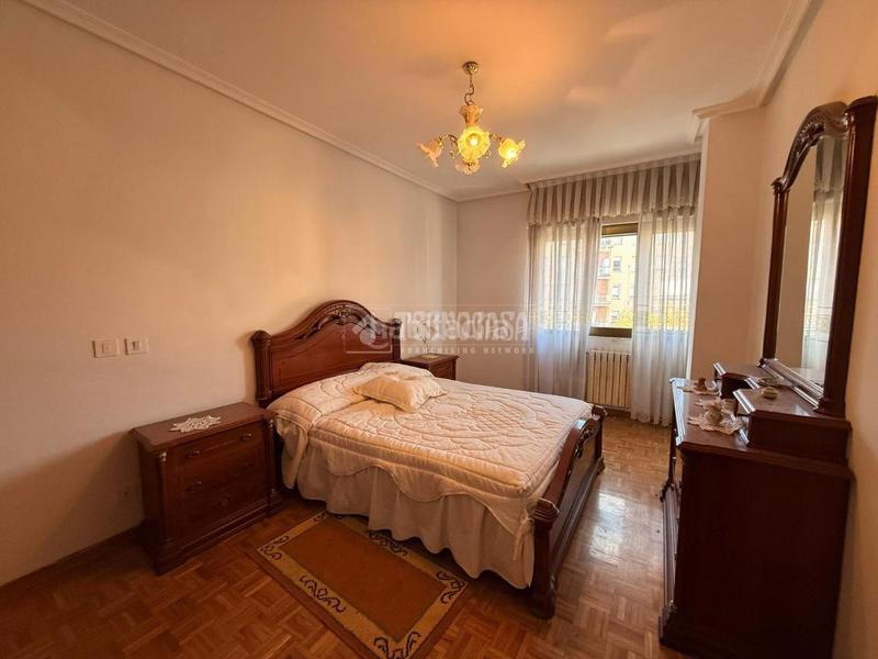 Foto 7b3a4974-945a-4deb-a9e5-032d3c5447eb. Pis amb aparcament a Valencia de Don Juan