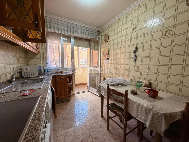 Foto b4b9973a-18ee-49f7-a282-a94c6907ca5a. Pis amb aparcament a Valencia de Don Juan