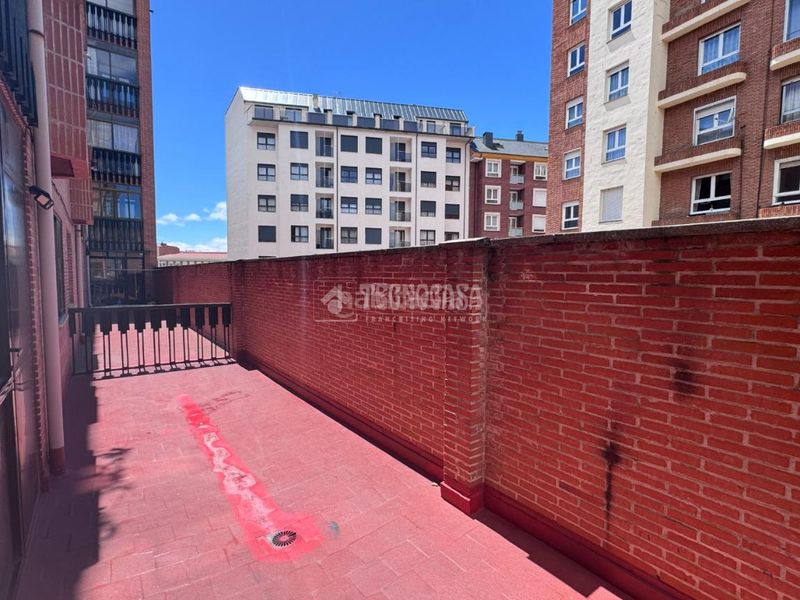 Foto 0ce789c5-fdc1-46ab-ba0f-088db1c62774. Pis amb calefacció aparcament a San Mamés - La Palomera León