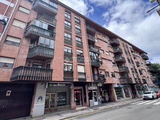 Pis  Av. san mamés. Piso en venta en león