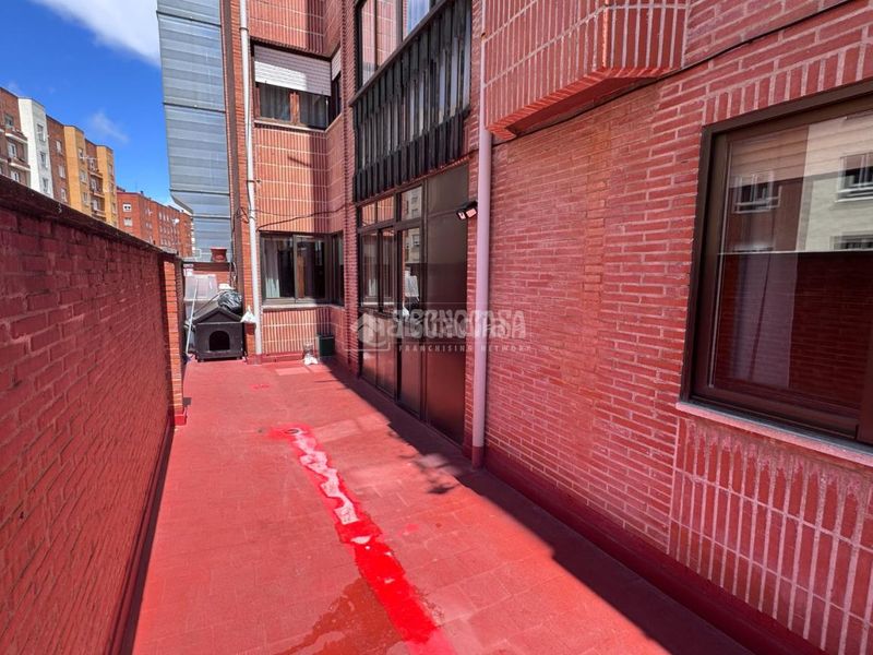 Foto e0c9c60c-a1b4-4015-9ffd-5fbb627bcf0c. Pis amb calefacció aparcament a San Mamés - La Palomera León
