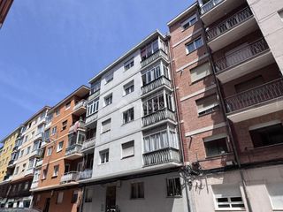 Piso  C. marqués de sta. maría del villar. Piso en venta en león