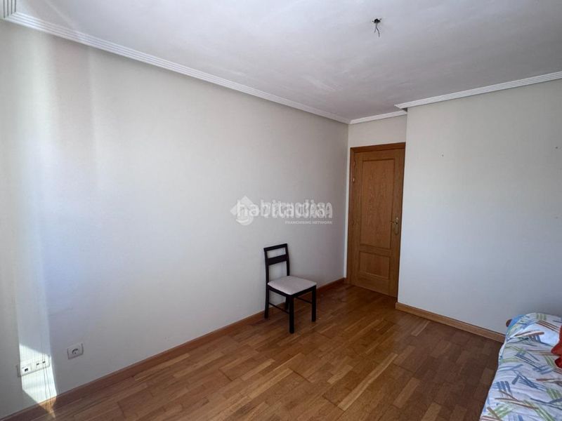 Foto d0a1b2f9-d92f-4405-8003-1a10e3318cfb. Pis amb calefacció aparcament a La Asunción - La Inmaculada León