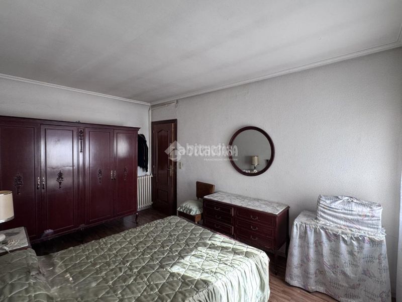 Foto c88d9173-c1f9-4549-adae-cca88b01632e. Edifici a La Asunción - La Inmaculada León