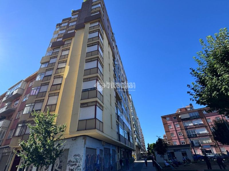 Foto 453ec464-39d7-4327-8e65-8722aa78016f. Pis amb calefacció a San Mamés - La Palomera León
