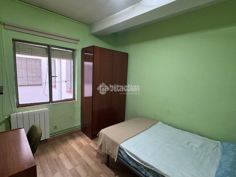 Foto d47d2a01-65ff-47d8-af21-f0ba933148e7. Rent flat with heating in San Mamés - La Palomera León
