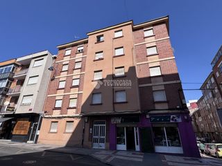 Edificio  Av. san mamés. Edificio en venta en león