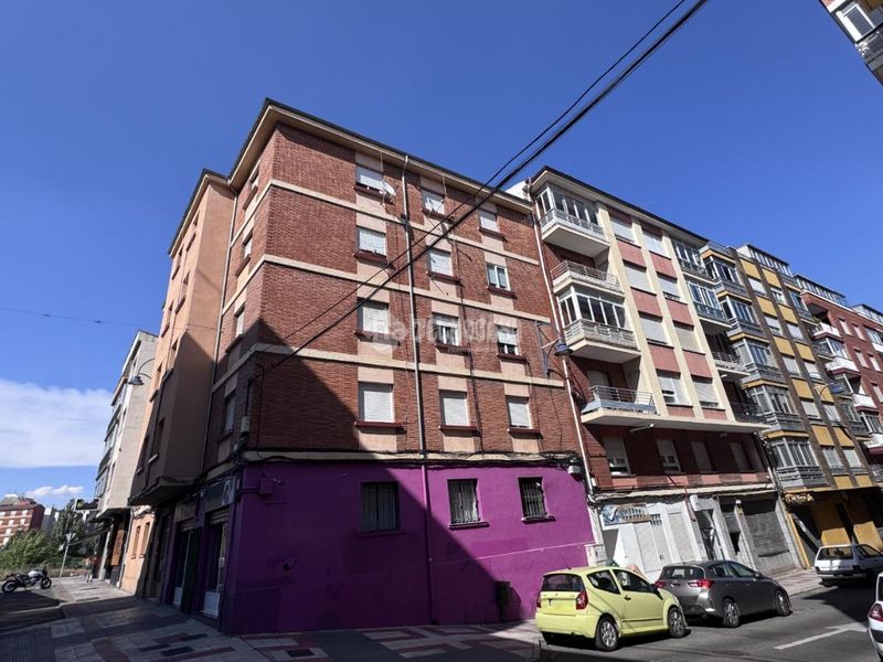 Foto 60e8811b-db06-4605-8430-31f51533108b. Edificio in San Mamés - La Palomera León