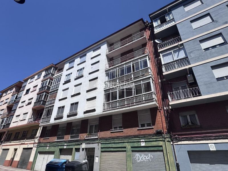 Foto b734670a-0f14-40fb-a117-70ca02b5c7b0. Flat with heating in San Mamés - La Palomera León