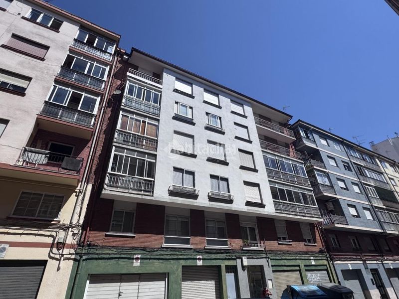 Foto e8b32ce2-a956-4a02-ad95-be3d89b2235c. Flat with heating in San Mamés - La Palomera León