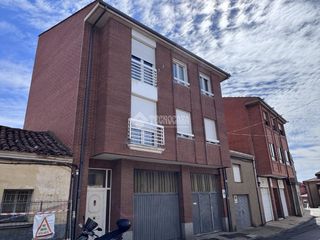 Edificio  C. la hoja. Edificio en venta en villaquilambre