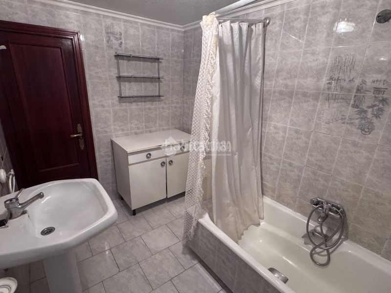 Foto 57d61f91-8d7d-49ca-80db-bbe67e1a2656. Flat with heating in San Mamés - La Palomera León