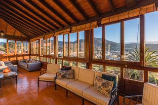 Haus in Tegueste. Arquitectura canaria y paisaje en armonía