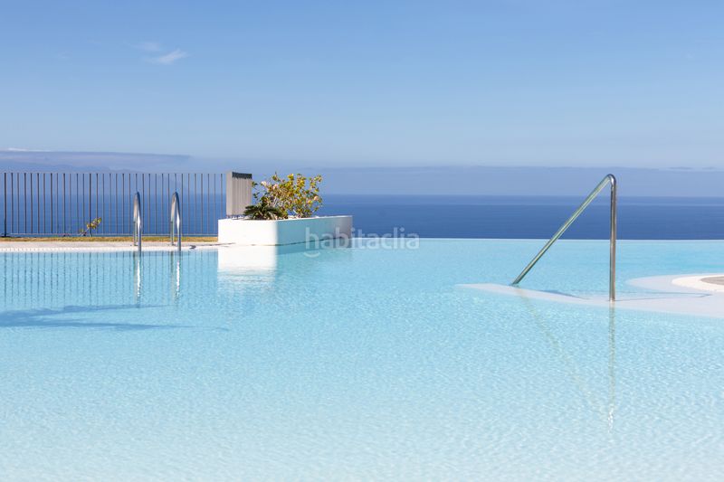 Foto 7007a845-7718-4209-8f78-0fd79fda7a3a. Planta baixa amb piscina a Playa Fañabé Alto Adeje
