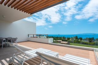 Zweistöckige Wohnung in Acantilados de Los Gigantes. Los jardines de abama – exclusividad y diseño en el abama resort