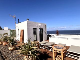 Chalet à Garachico. Vivienda rehabilitada con terrazas y vistas en el casco históric