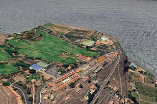 Terreno residencial en Calle de santiago apóstol 48. Parcela urbana con alta edificabilidad y vistas al mar junto al