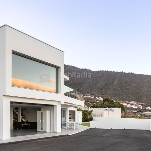 Foto b712a8a3-e97d-4c45-a84f-00218e53877e. Casa amb aparcament a Cuevecitas - Malpaís Candelaria