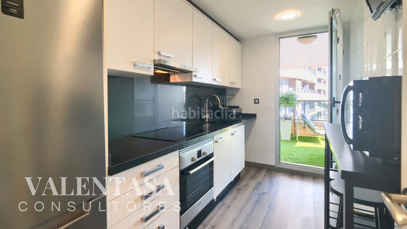 Foto e3d03f73-39de-4c9c-84b4-c5268e1f43d5. Àtic amb calefacció aparcament a La Constitución-Canaleta Mislata