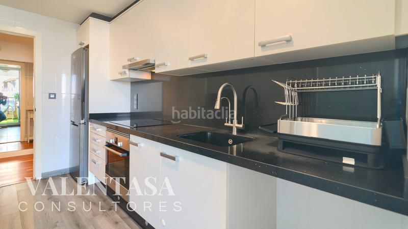 Foto e78b1709-6228-4d75-b8a3-75e6183f0167. Àtic amb calefacció aparcament a La Constitución-Canaleta Mislata