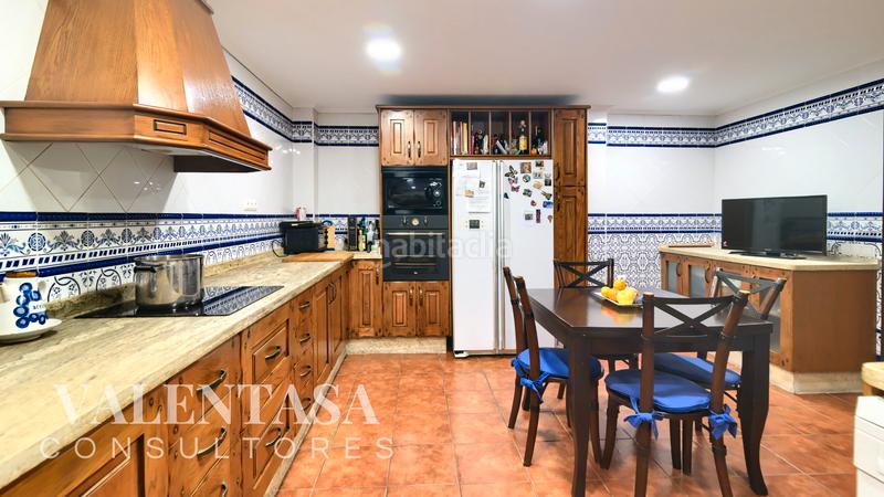 Foto 89afaf63-f9cb-4dc6-8501-61c0a406dffe. Casa adossada amb aparcament a Llombai Burriana