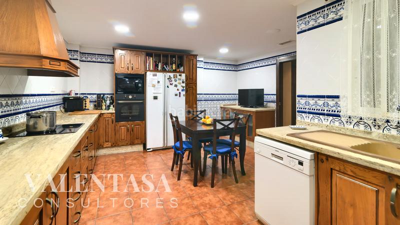 Foto 0b2befa3-6a93-4240-bc5e-7f5da0e4bb8d. Semi detached house with parking in Llombai Burriana