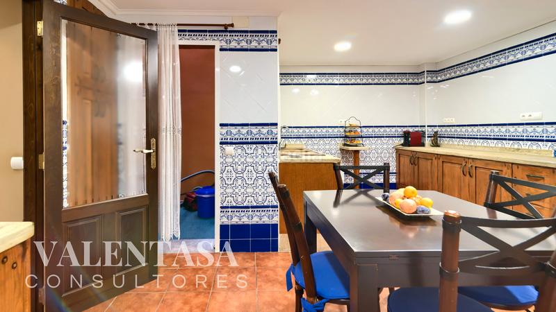 Foto 15eefe11-abc6-4789-bf80-8e61ea68750f. Semi detached house with parking in Llombai Burriana