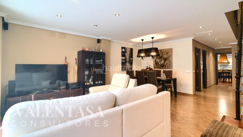 Foto 9cd7907a-9163-4e1c-970c-4d096a10e6ed. Semi detached house with parking in Llombai Burriana