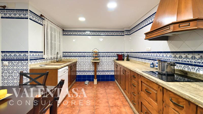 Foto df10753b-8566-4f6d-b440-4b23142e12cc. Semi detached house with parking in Llombai Burriana