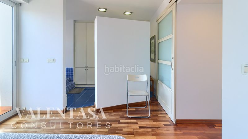 Foto 5917b696-3a61-4597-b314-520ac13bc78f. Àtic amb calefacció a Russafa Valencia