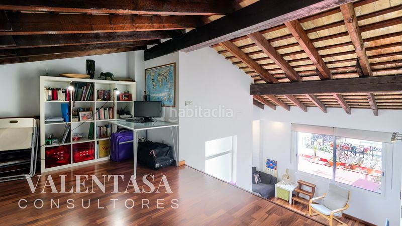 Foto b0ee8c49-e203-4dd7-9658-e62d1d96f35a. Àtic amb calefacció a Russafa Valencia