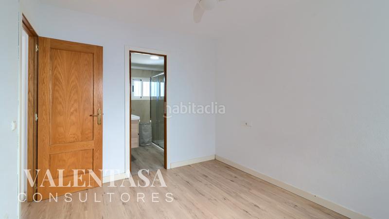 Foto 4629df56-8452-4d54-a1bd-5ae5cbc7c948. Dachwohnung mit parking in La Creu Coberta Valencia